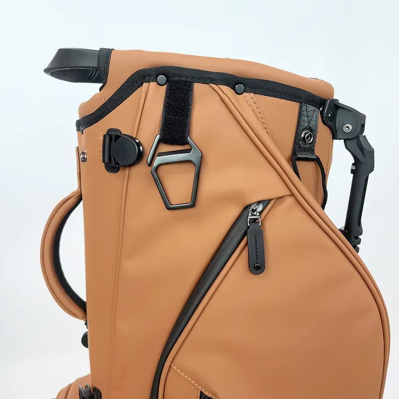 カスタムロゴ刺繍ゴルフスタンドバッグPUレザーブラウンサンデ - Golf Equipment Logos のレビューと価格